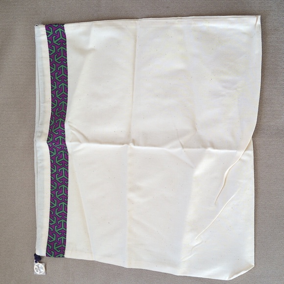 Tory Burch Leather Closure Clutch - Picture 14 of 15